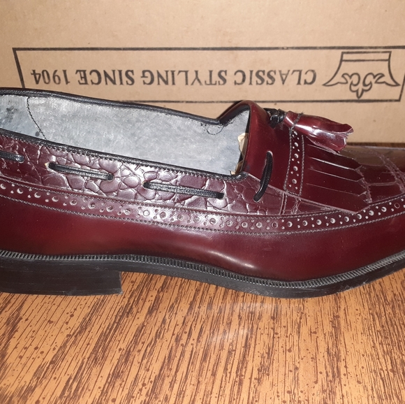 New never worn Stuart McGuire loafers. - Picture 7 of 7